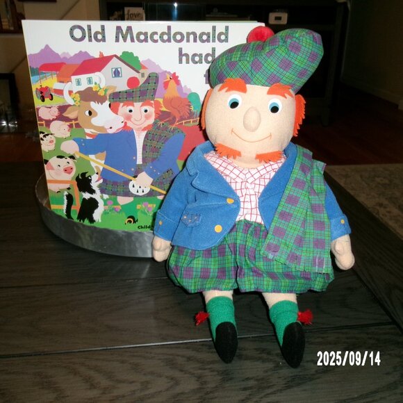 RARE Old Macdonald Had a Farm (Classic Books with Holes) Book w. Farmer Doll - Picture 9 of 9